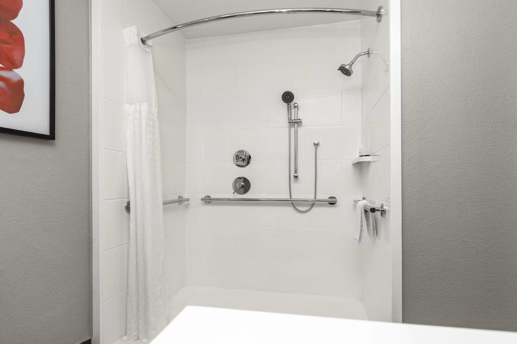 One-Bedroom Suite with Two Queen Beds - Mobility Accessible